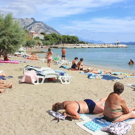 Apartments And Rooms With Parking Space Duce, Omis - 10303