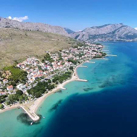 Apartments And Rooms With Parking Space Duce, Omis - 10303