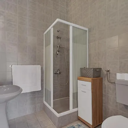 Guest house Apartments And Rooms With Parking Space Duce, Omis - 10303 Duce