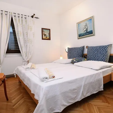 Гостевой дом Apartments And Rooms With Parking Space Duce, Omis - 10303 3*