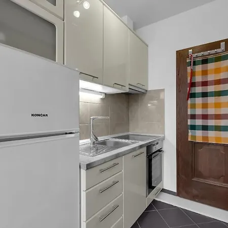 Apartments And Rooms With Parking Space Duce, Omis - 10303 Гостевой дом 3*