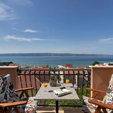 Apartments And Rooms With Parking Space Duce, Omis - 10303 Гостевой дом Дуче