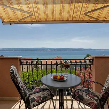 Guest house Apartments And Rooms With Parking Space Duce, Omis - 10303 Duce