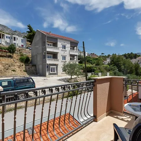 Apartments And Rooms With Parking Space Duce, Omis - 10303 Гостевой дом 3*