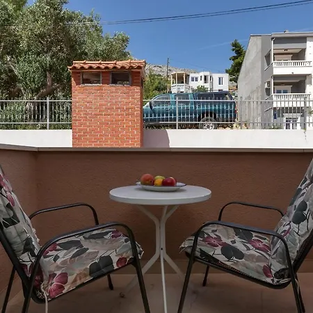 Apartments And Rooms With Parking Space Duce, Omis - 10303 3* Дуче