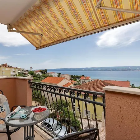 Apartments And Rooms With Parking Space Duce, Omis - 10303 Дуче