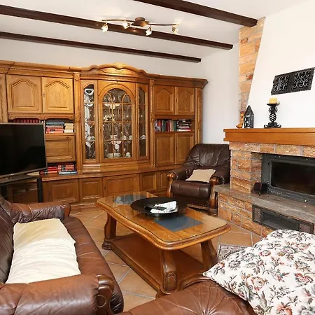 Apartments And Rooms With Parking Space Duce, Omis - 10303 Guest house 3*