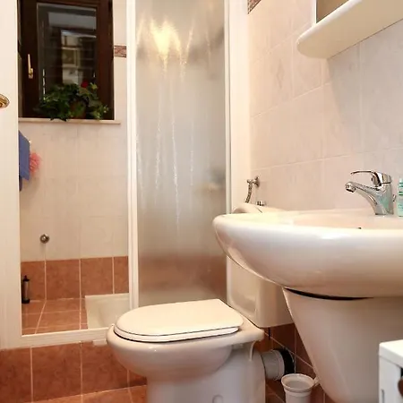 Apartments And Rooms With Parking Space Duce, Omis - 10303 Guest house Duce
