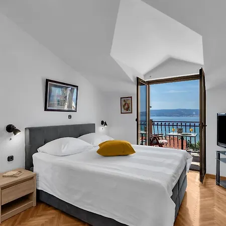 Guest house Apartments And Rooms With Parking Space Duce, Omis - 10303 Duce