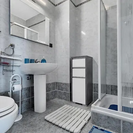 Apartments And Rooms With Parking Space Duce, Omis - 10303 Гостевой дом Дуче