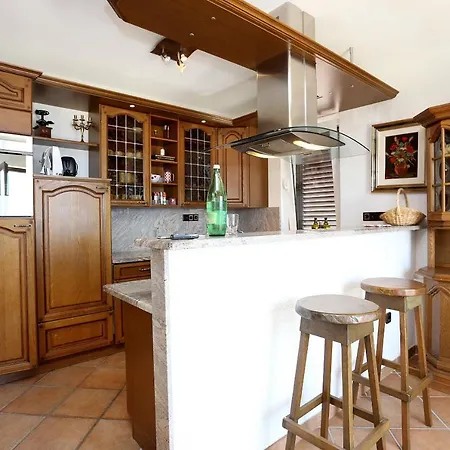 Apartments And Rooms With Parking Space Duce, Omis - 10303 Гостевой дом 3*