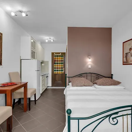 Гостевой дом Apartments And Rooms With Parking Space Duce, Omis - 10303 3*