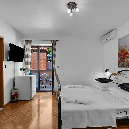 Гостевой дом Apartments And Rooms With Parking Space Duce, Omis - 10303 Дуче