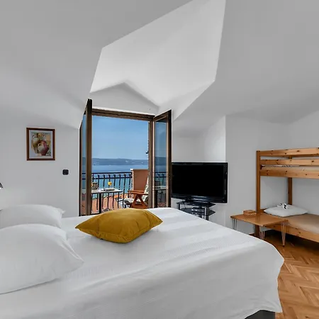 Apartments And Rooms With Parking Space Duce, Omis - 10303 3* Дуче