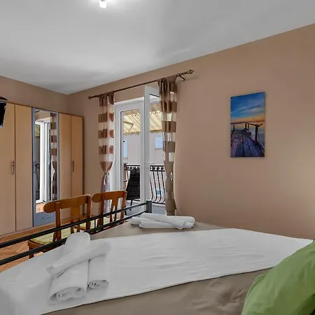 Гостевой дом Apartments And Rooms With Parking Space Duce, Omis - 10303 3*