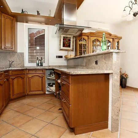 Guest house Apartments And Rooms With Parking Space Duce, Omis - 10303 Duce