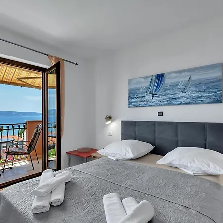 Guest house Apartments And Rooms With Parking Space Duce, Omis - 10303