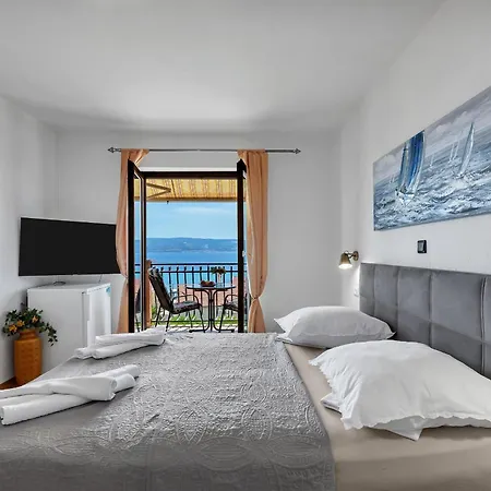 Apartments And Rooms With Parking Space Duce, Omis - 10303 3* Дуче